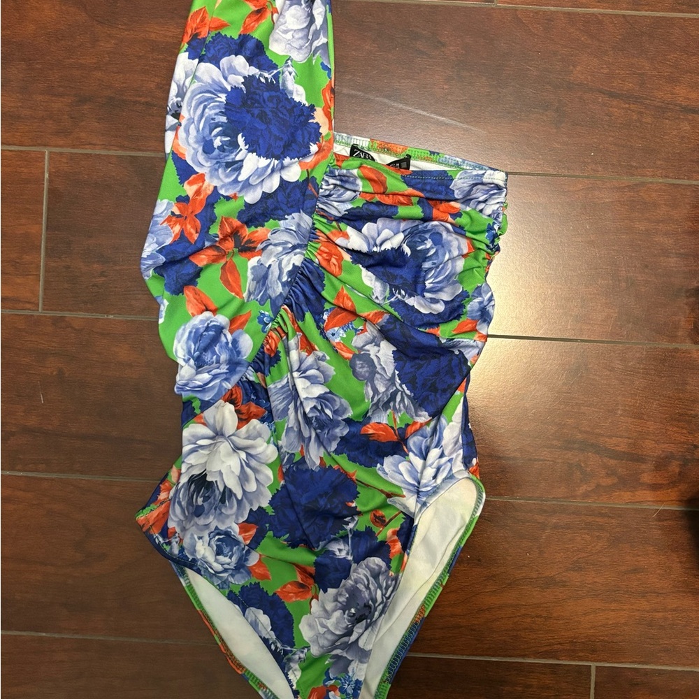Zara floral one shoulder one piece top